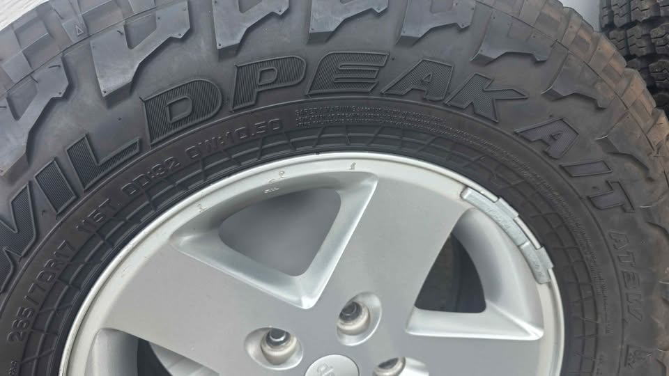 Jeep jk wheels/ falken wildpeak tires in Portland, OR (photo 8) — photo 8