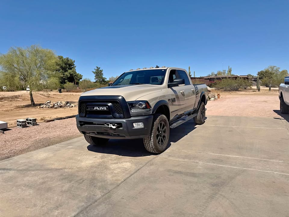 2018 Ram power wagon 4 x 4 recent Tires like new condition 6.4 V
Heavy duty transfer case factory in Cave Creek, AZ (photo 1) — photo 1