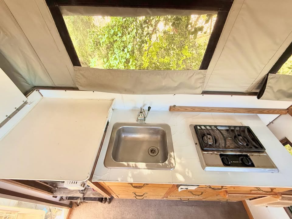 Pop-up Camper in Los Altos, CA (photo 7) — photo 7