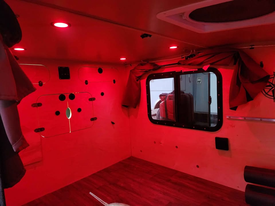 2023 Hiker Trailers Mid Range Deluxe in Quartzsite, AZ (photo 10) — photo 10