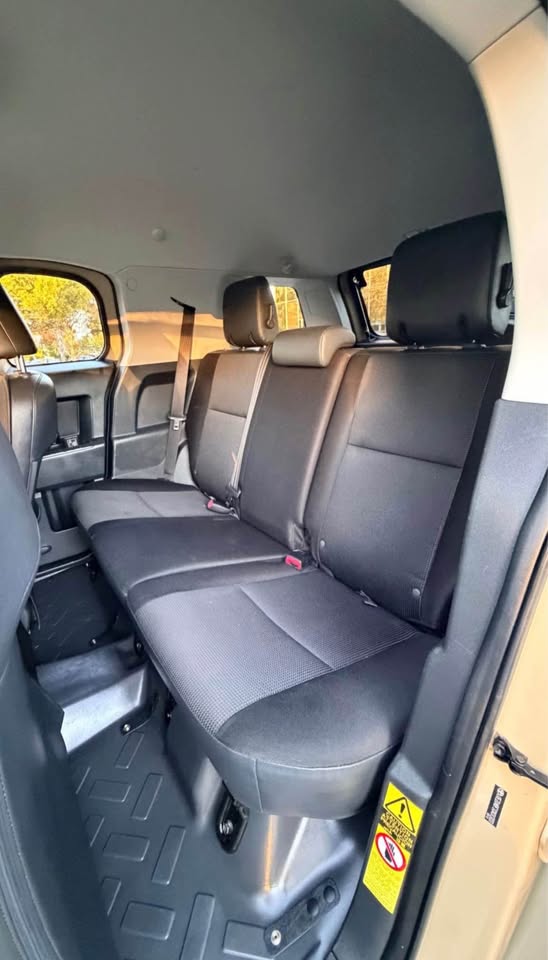 2012 Toyota FJ Cruiser · Sport Utility 2D in Costa Mesa, CA (photo 10) — photo 10