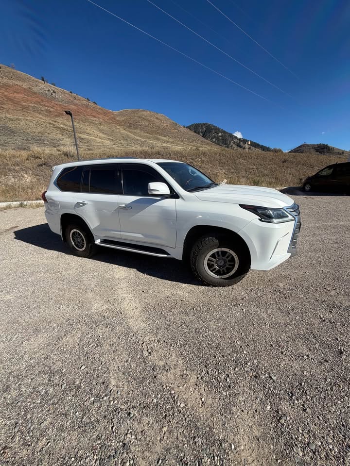 2019 Lexus LX · LX 570 Sport Utility 4D in Jackson, WY (photo 10) — photo 10