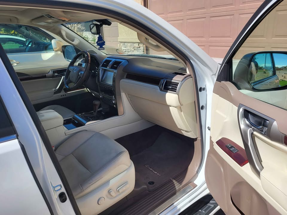 2017 Lexus GX · GX 460 Luxury Sport Utility 4D in Fruita, CO (photo 10) — photo 10