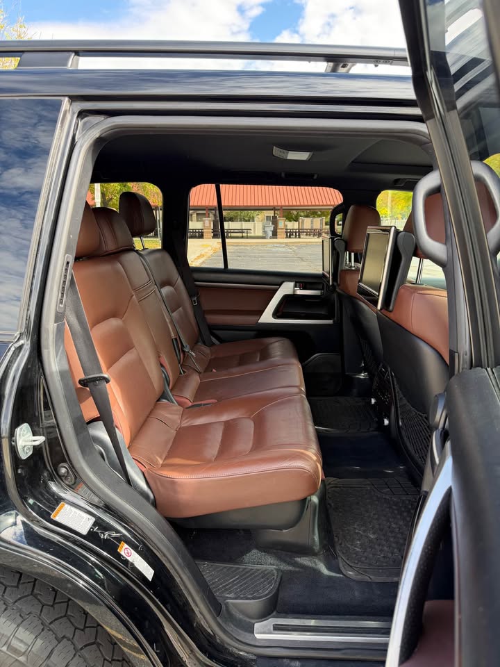 2017 Toyota Landcruiser · Sport Utility 4D in Woods Cross, UT (photo 10) — photo 10