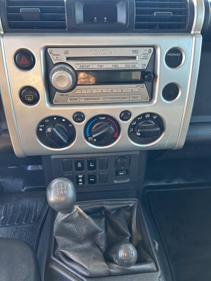 2007 Toyota Fj Cruiser 6spd Manual / Engine Replaced May 2026 in Phoenix, AZ (photo 11) — photo 11