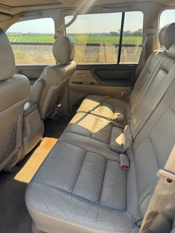 2000 Toyota Land Cruiser J100 in Ventura, CA (photo 11) — photo 11