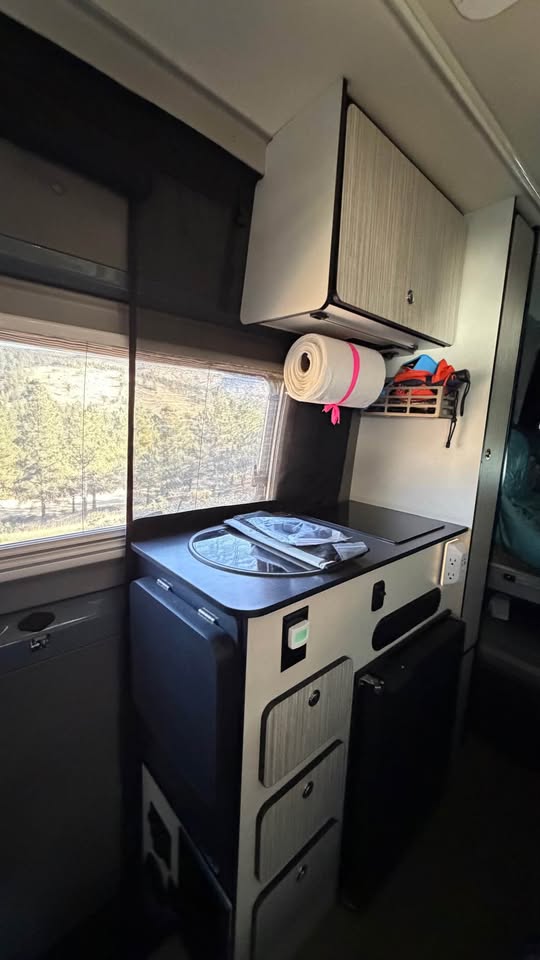 2020 Mercedes-Benz revel in Boulder, CO (photo 11) — photo 11