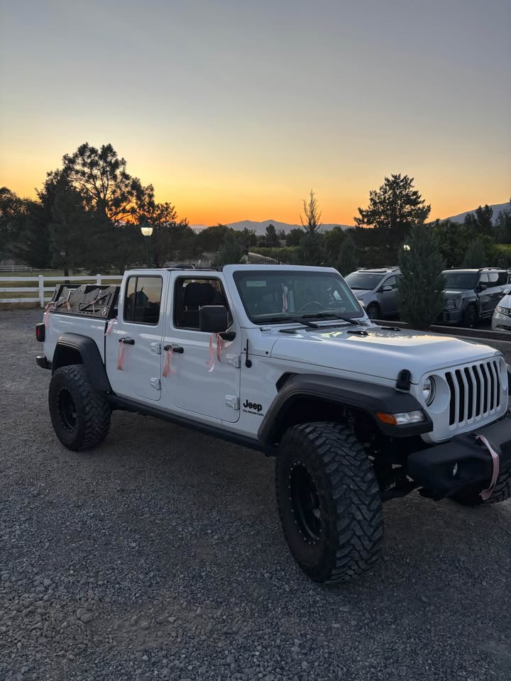 2021 Jeep Gladiator · Sport Pickup 4D 5 ft in Vineyard, UT (photo 11) — photo 11