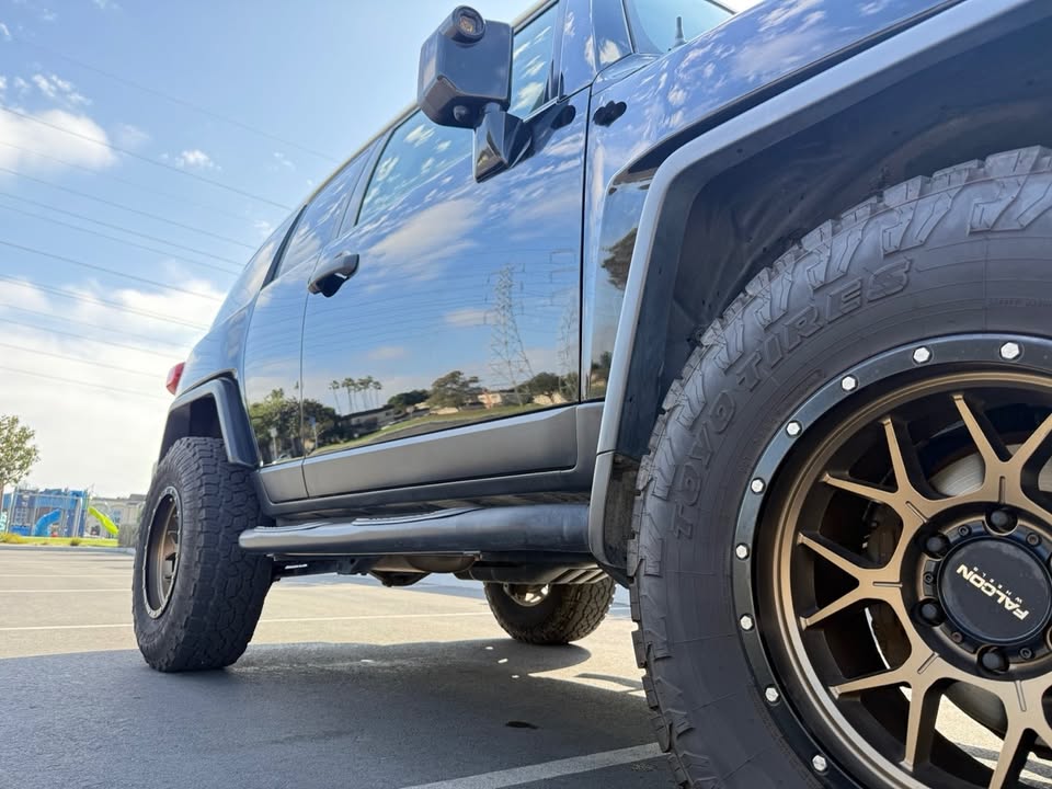 2012 Toyota FJ Cruiser 4WD in Huntington Beach, CA (photo 11) — photo 11