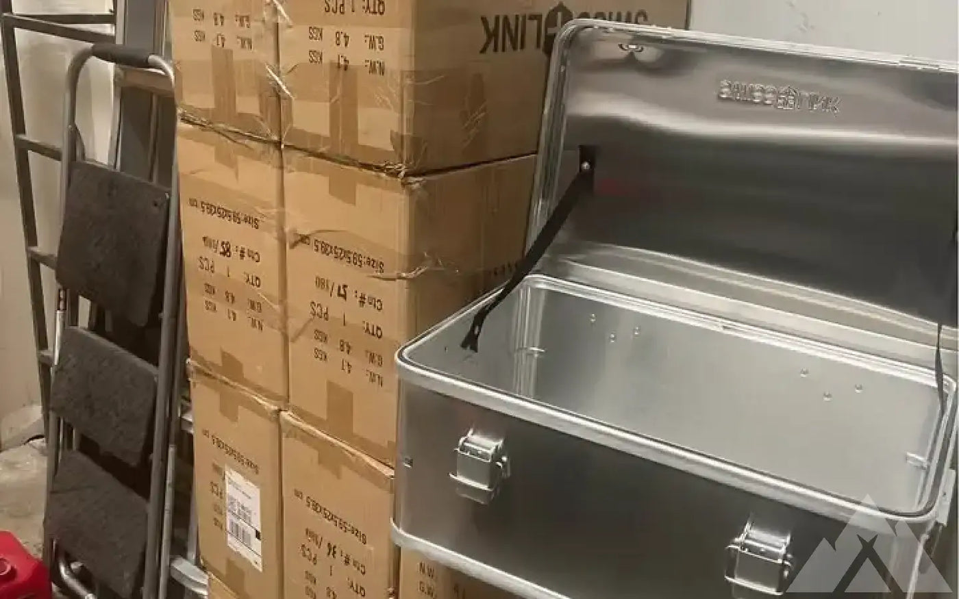 12 50L Swiss link cases — new cases & cargo boxes for sale (photo 3) — photo 3