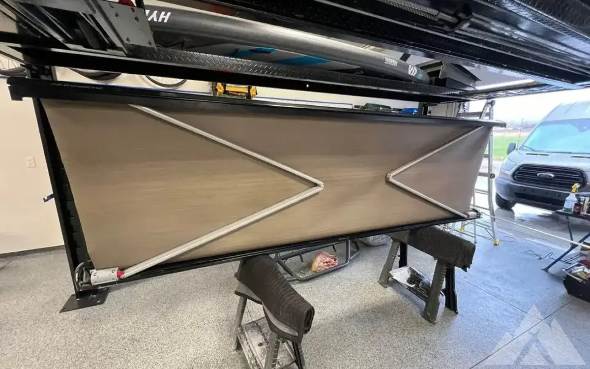 12' Dometic 9500 Case Awning for RV or Van — used camp awnings for sale (photo 4) — photo 4
