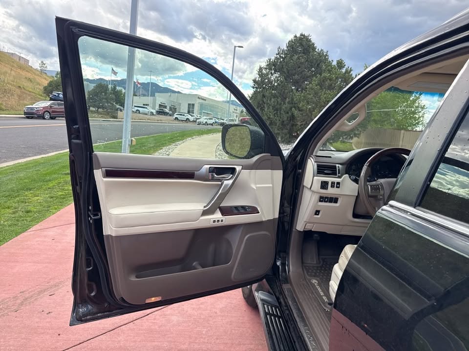 2019 Lexus GX460 in Colorado Springs, CO (photo 12) — photo 12