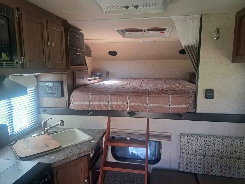 2015 Palomino Backpack Edition in Moore, ID (photo 12) — photo 12