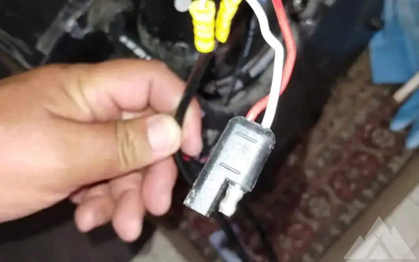 12v Dometic RV Fridge — used coolers & fridges for sale (photo 4) — photo 4