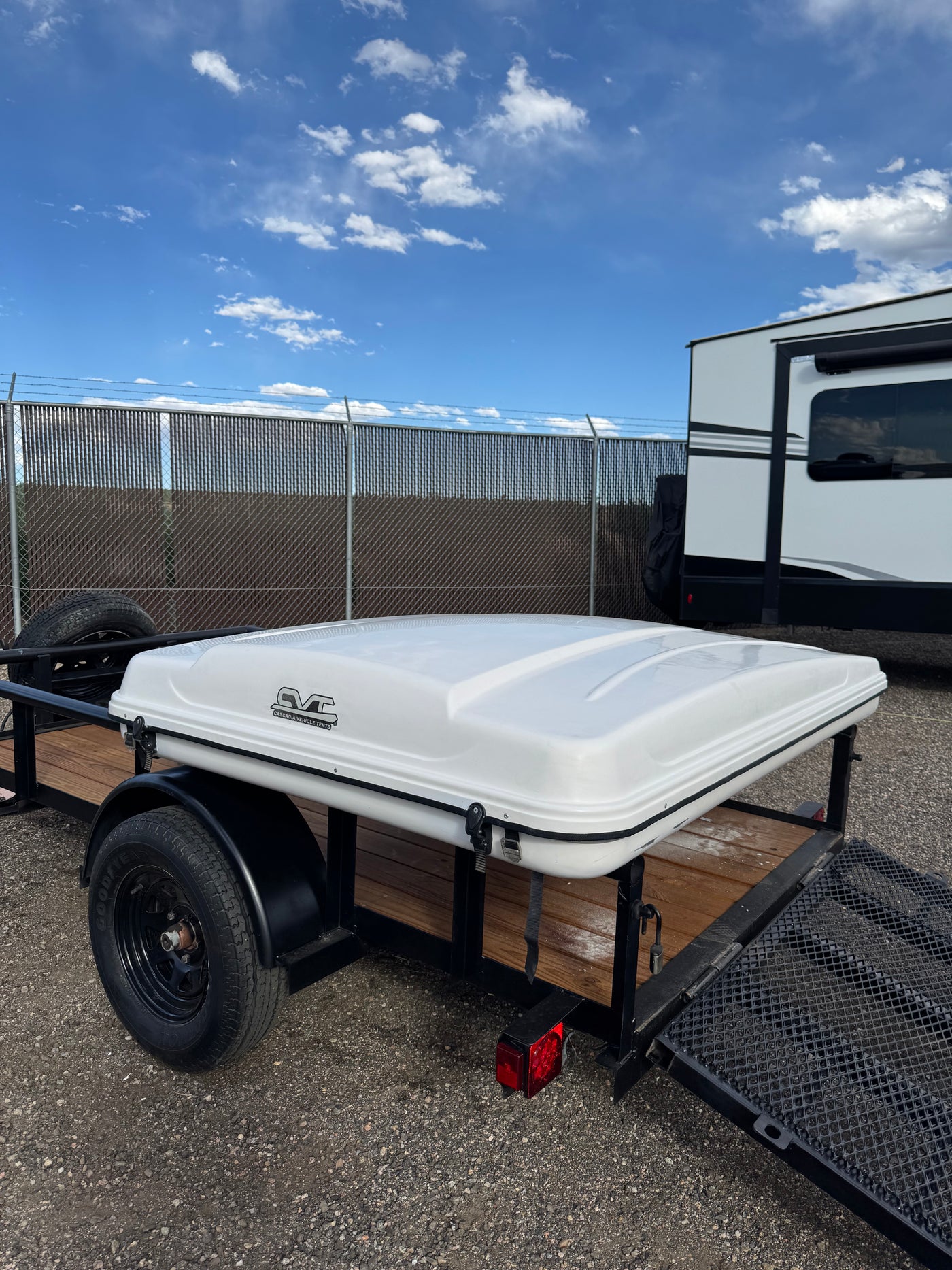 CVT Mt. St. Helens Hardshell Rooftop Tent — photo 11 — photo 11