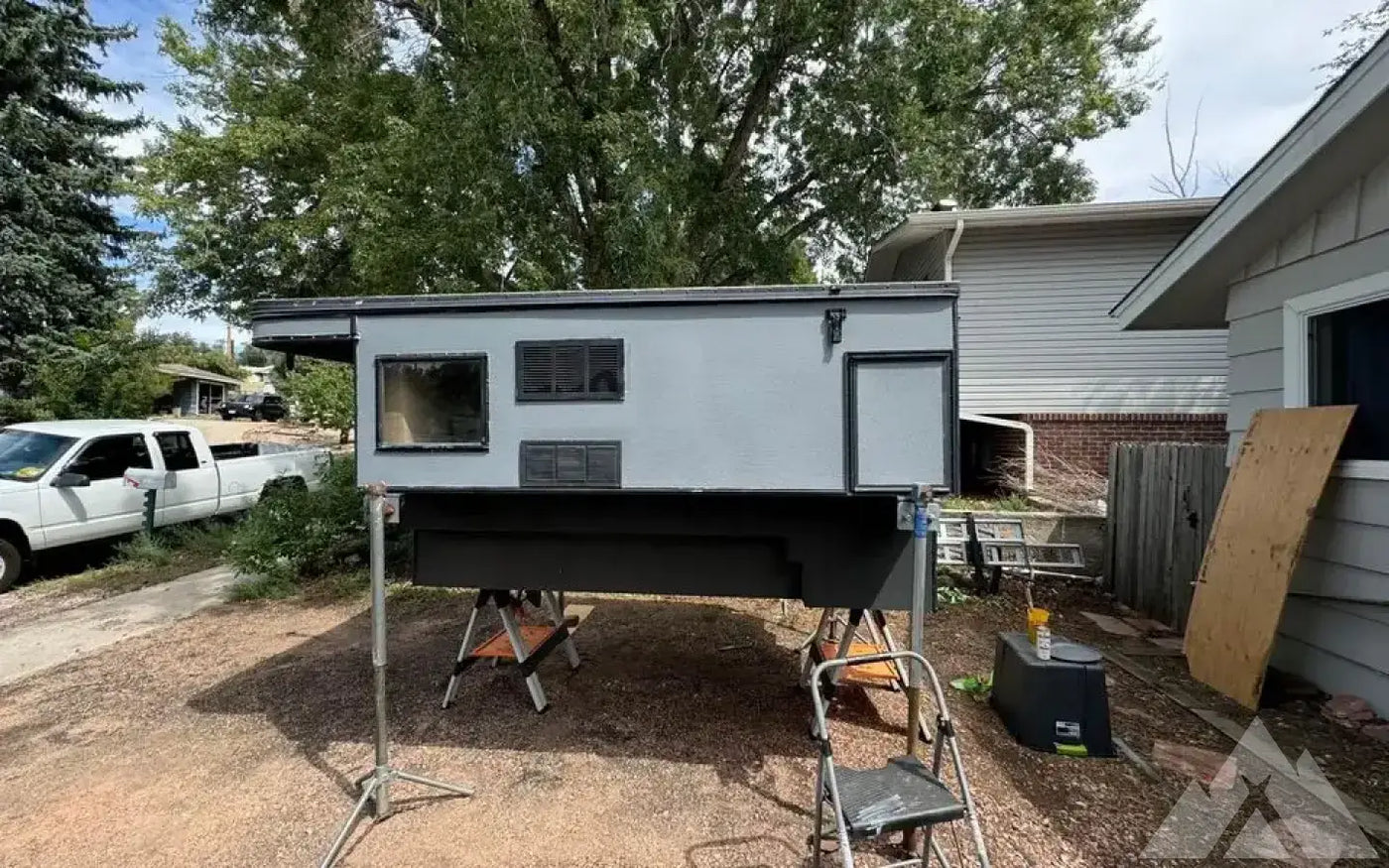 1989 Four Wheel Camper Grandby — used for sale in Colorado Springs, CO (photo 2) — photo 2