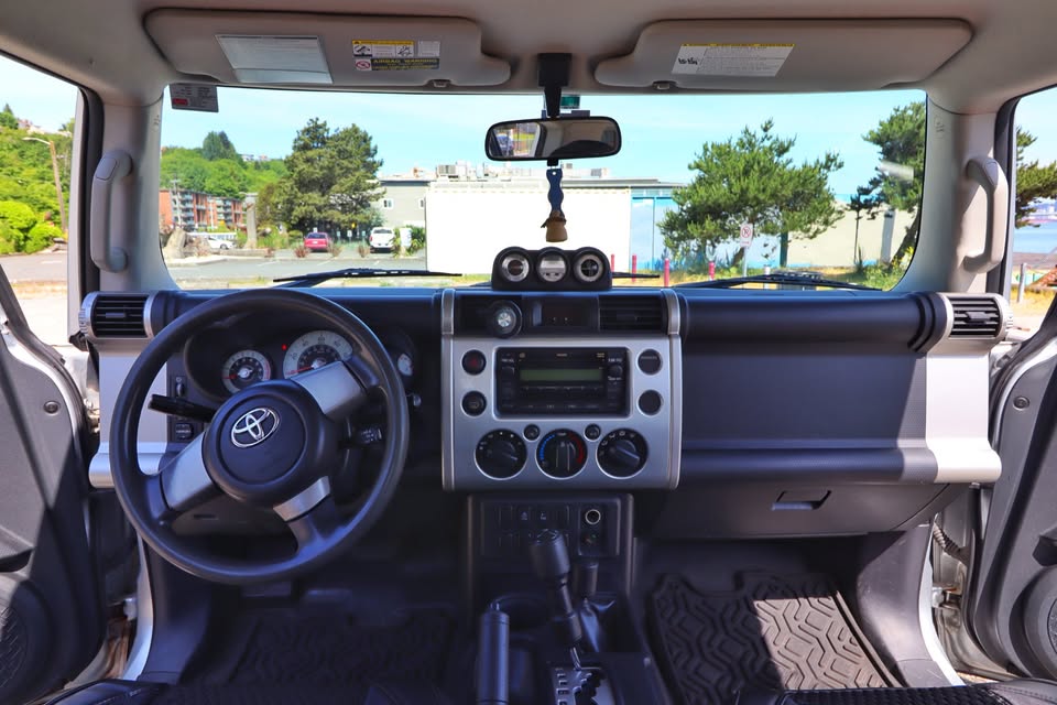 2008 Toyota FJ Cruiser in Seattle, WA (photo 2)