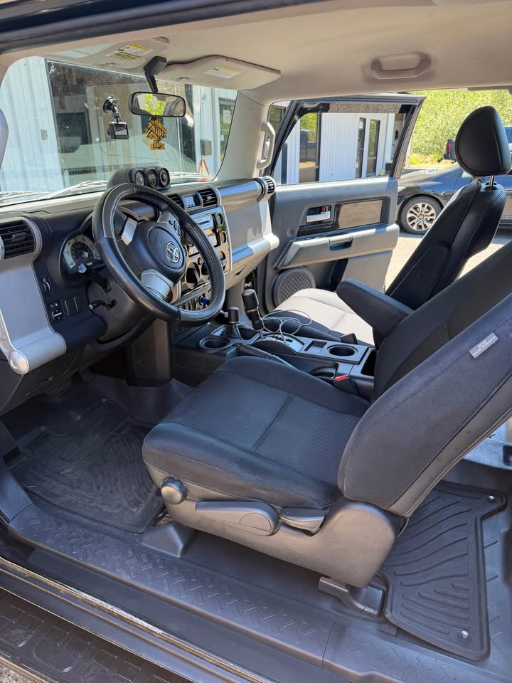 2007 Toyota FJ Cruiser in Beaverton, OR (photo 8)