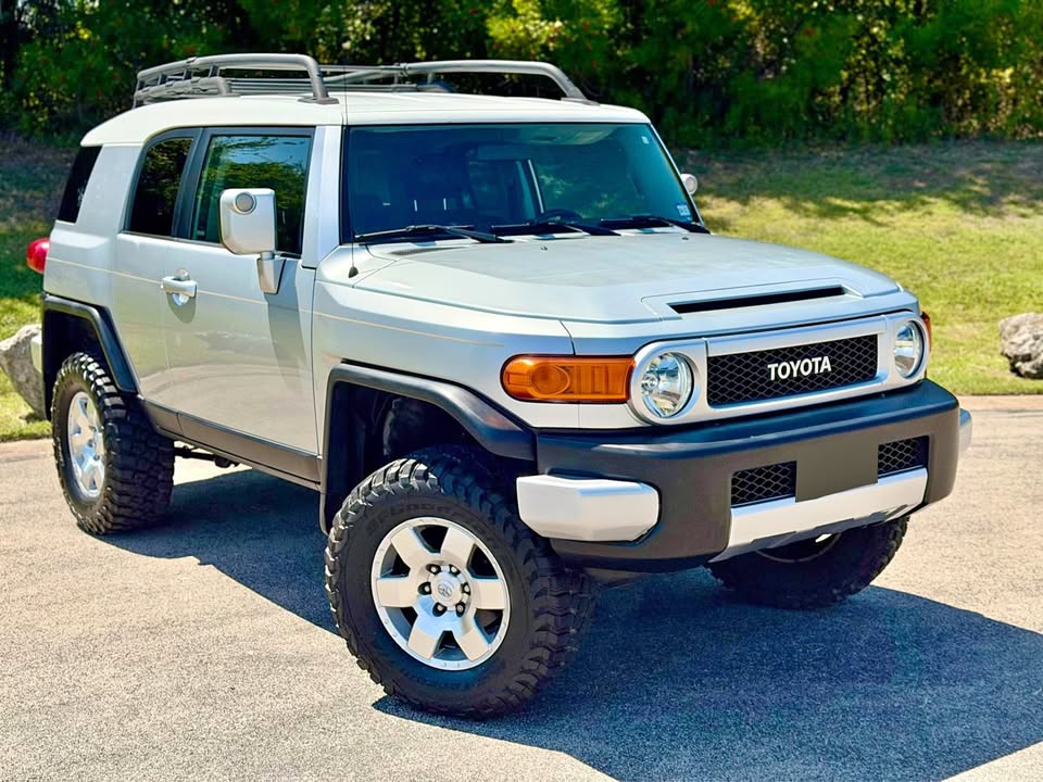 2007 Toyota FJ Cruiser · Sport Utility 2D in Leander, TX (photo 1) — photo 1