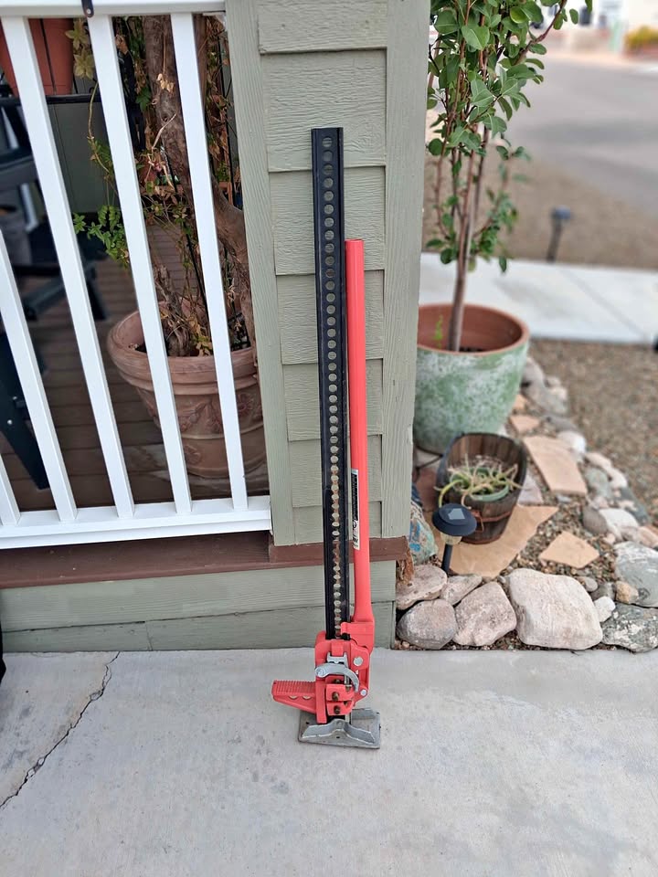 Hi-Lift Farm Jack 7000 lbs capacity, working in Cottonwood, AZ (photo 1) — photo 1
