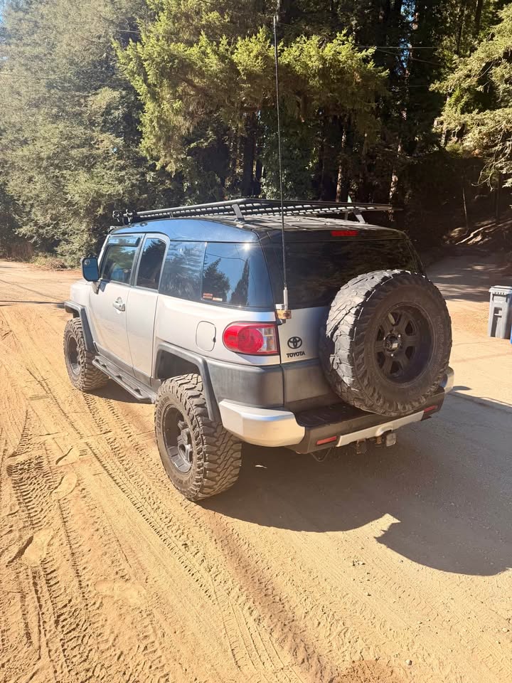 2007 Toyota FJ Cruiser · Sport Utility 2D in Scotts Valley, CA (photo 1) — photo 1