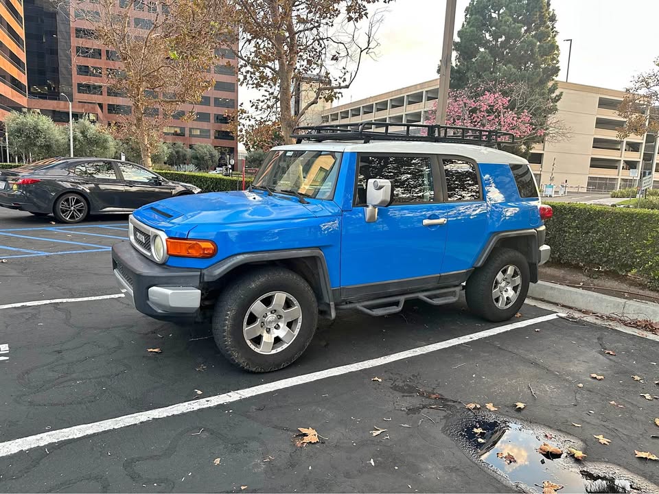 2007 Toyota FJ Cruiser · 4x4 in Irvine, CA (photo 1) — photo 1