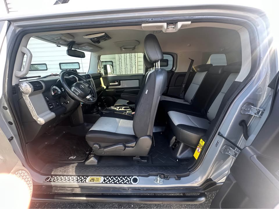 2013 Toyota FJ Cruiser TRAIL TEAMS SPECIAL EDITION in Denver, CO (photo 10) — photo 10