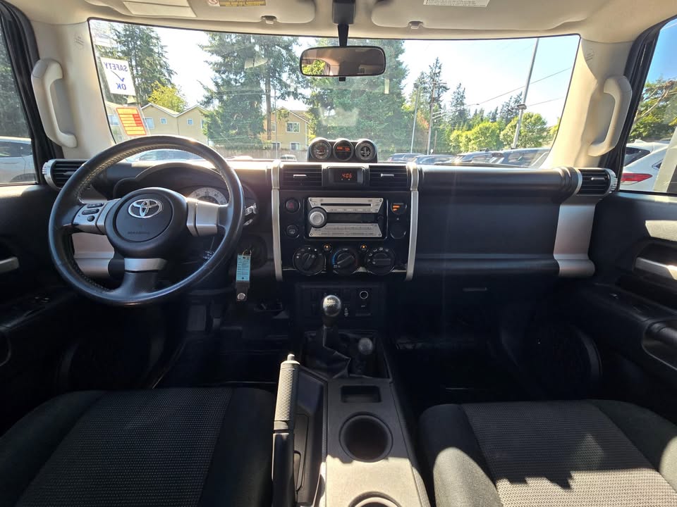 2007 Toyota FJ Cruiser Base — photo 2