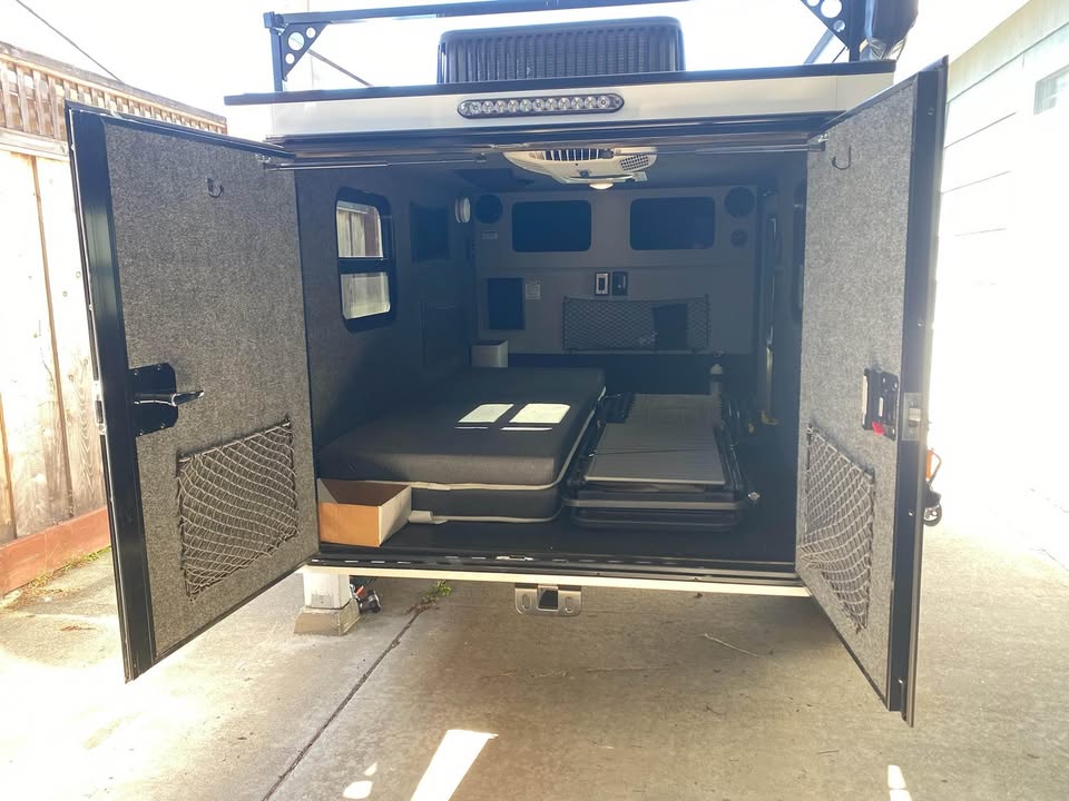 Lightly used 2018 inTech Pursue Flyer travel trailer in San Bruno, CA (photo 6)