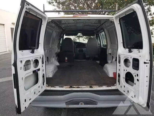 2002 Ford Econoline — photo 3