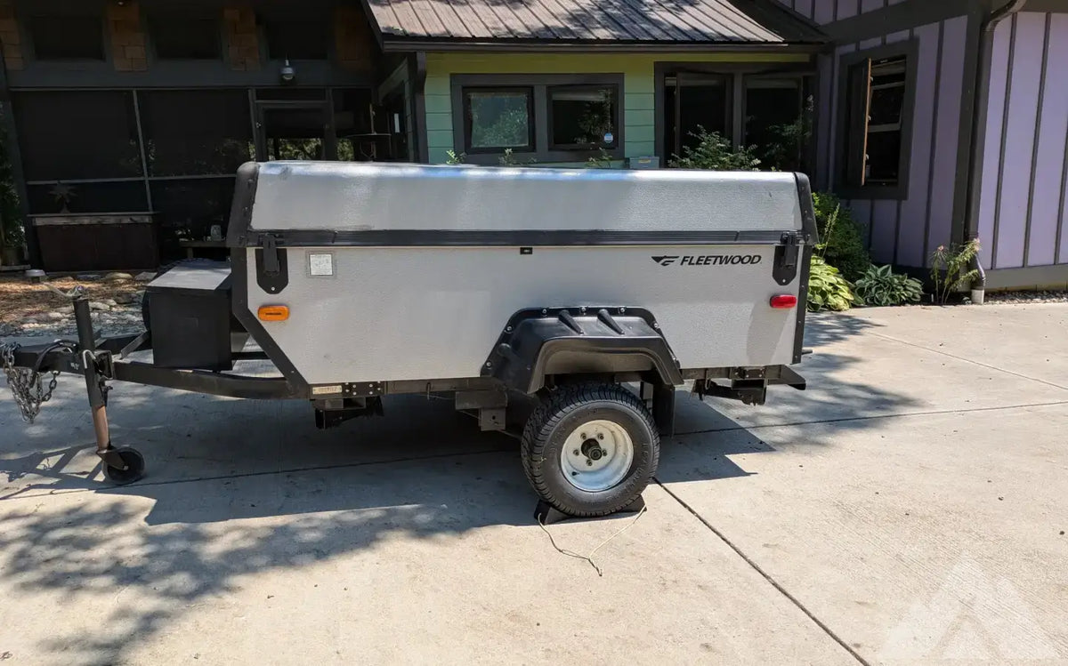 2006 Fleetwood Neon Popup — used overland trailer for sale in Asheville, NC (photo 3) — photo 3
