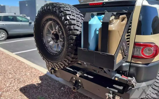 2014 Toyota FJ Cruiser — photo 3