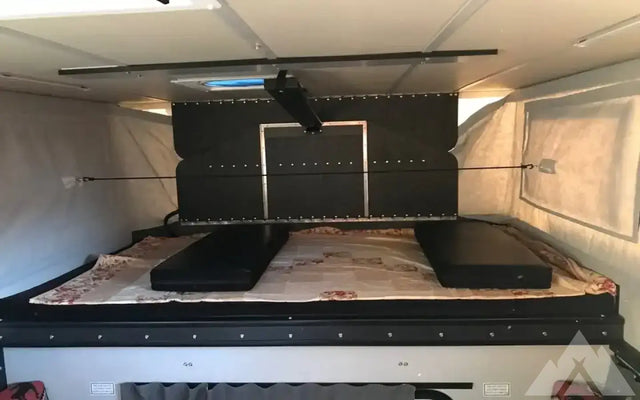 2019 Four Wheel Camper (FWC) hawk — photo 3