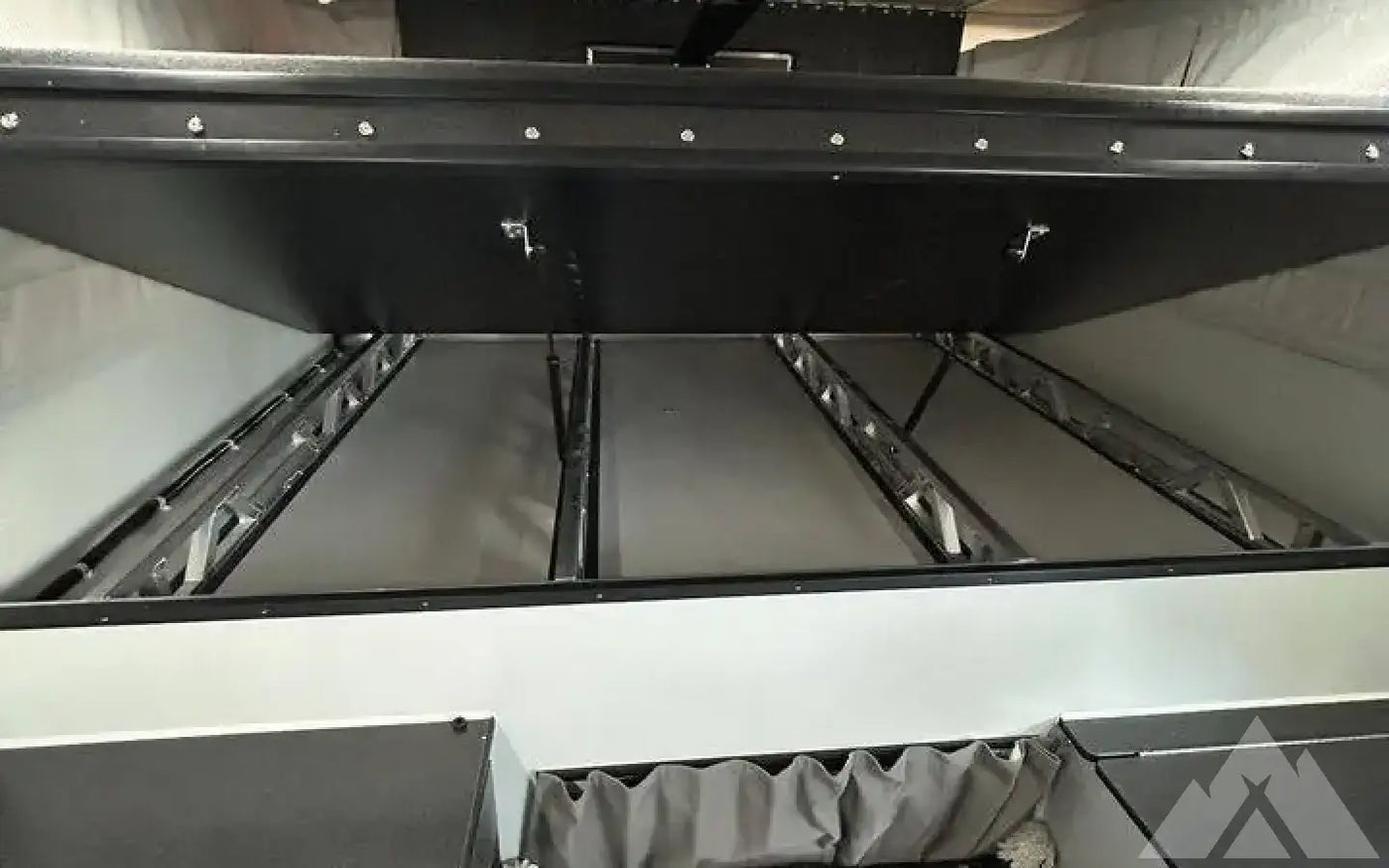 2019 Four wheel camper hawk flatbed — used for sale in Sandy, UT (photo 4) — photo 4