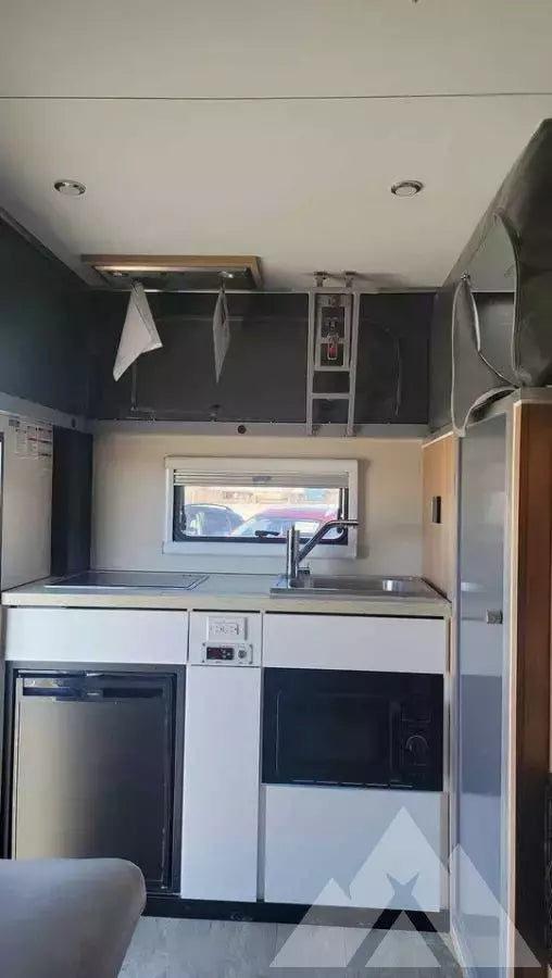 2022 Black hq12 — used overland trailer for sale in Albuquerque, NM (photo 4)
