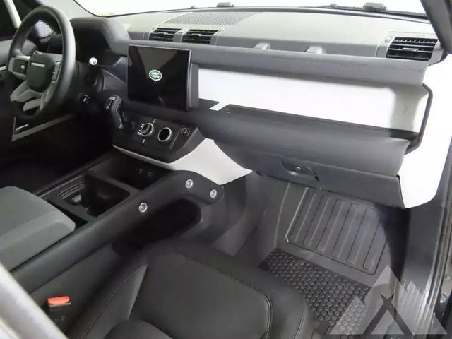 2022 Land Rover Defender 110 — photo 3