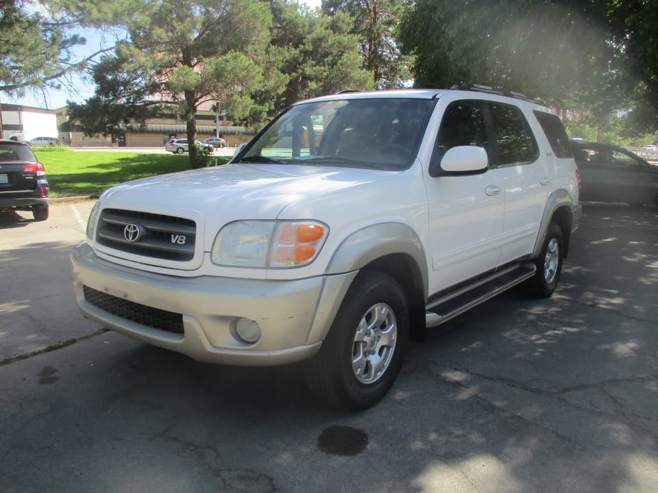 2002 Toyota sequoia sr5 4x4 in Reno, NV (photo 4) — photo 4