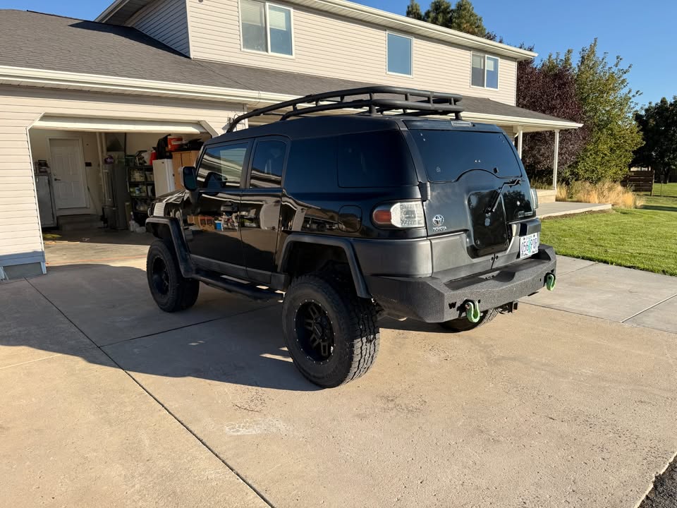 2007 Toyota Fj Cruiser in Cove, OR (photo 2) — photo 2