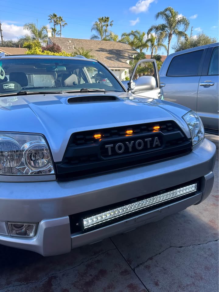 2004 Toyota 4Runner 4WD V8 in Garden Grove, CA (photo 2) — photo 2