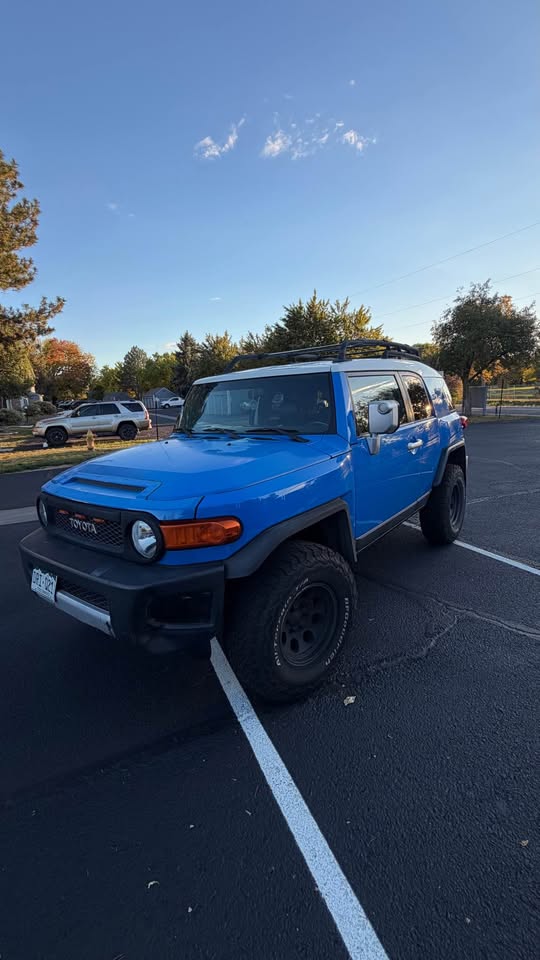 2007 Toyota FJ Cruiser · Sport Utility 2D in Denver, CO (photo 2) — photo 2