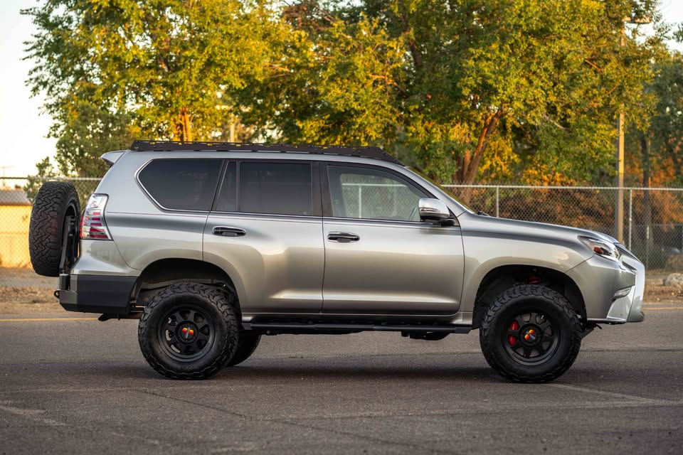 2016 Lexus GX 460 Luxury in Boulder, CO (photo 2) — photo 2