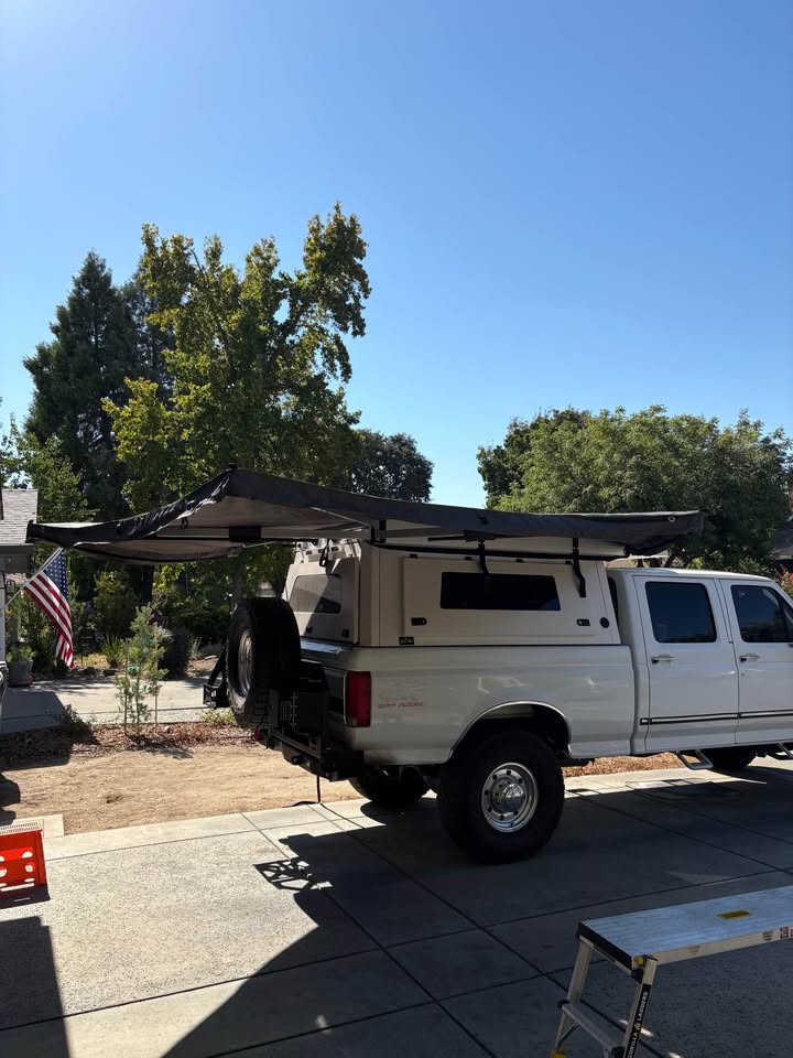Overland Vehicle Systems 270 Awning - Passenger (including brackets) in Davis, CA (photo 2) — photo 2
