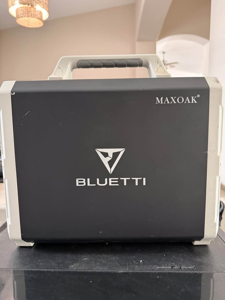 Bluetti EB150 Portable Power Station 1500Wh Solar Generator Battery Backup in Mesa, AZ (photo 2) — photo 2