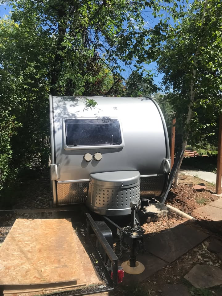 2014 T@b 320S - Pristine condition, solar, & Unused Plumbing in Denver, CO (photo 2) — photo 2