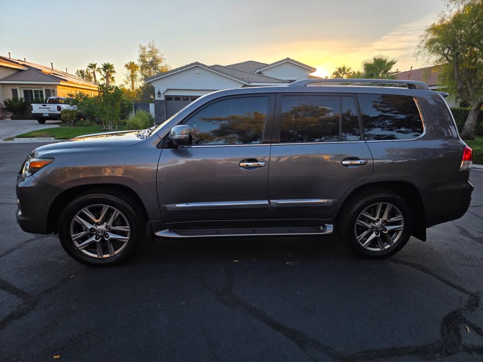 2013 Lexus LX570 in Las Vegas, NV (photo 2) — photo 2