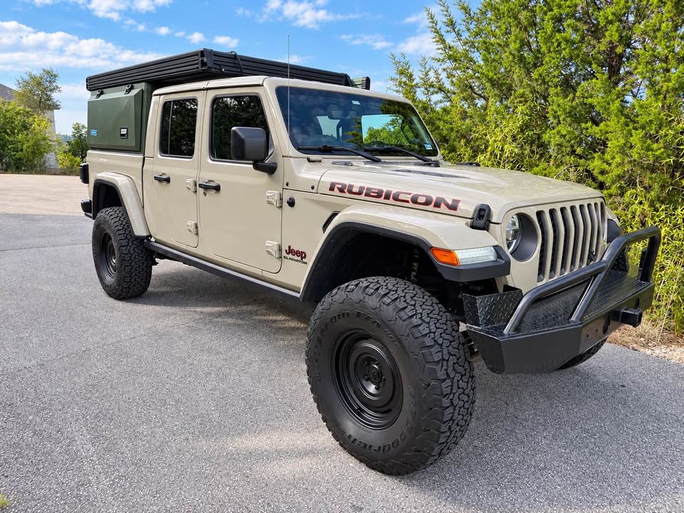 2020 Jeep Gladiator · Rubicon Pickup 4D 5 ft in West Lake Hills, TX (photo 2) — photo 2