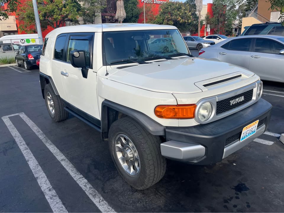 2013 Toyota FJ Cruiser · Sport Utility 2D in Malibu, CA (photo 2) — photo 2