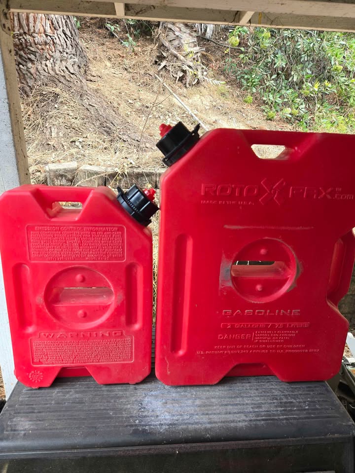 RotopaX Gas Cans Bundle - 1 Gallon & 2 Gallon Fuel Packs in Simi Valley, CA (photo 2) — photo 2