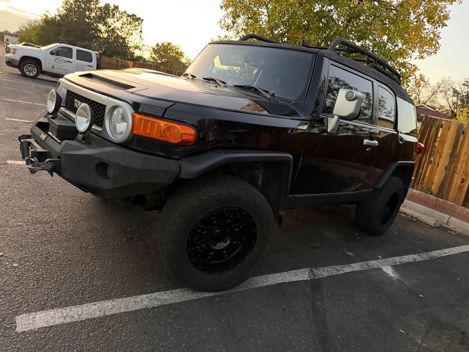 2010 Toyota FJ Cruiser in Denver, CO (photo 2) — photo 2