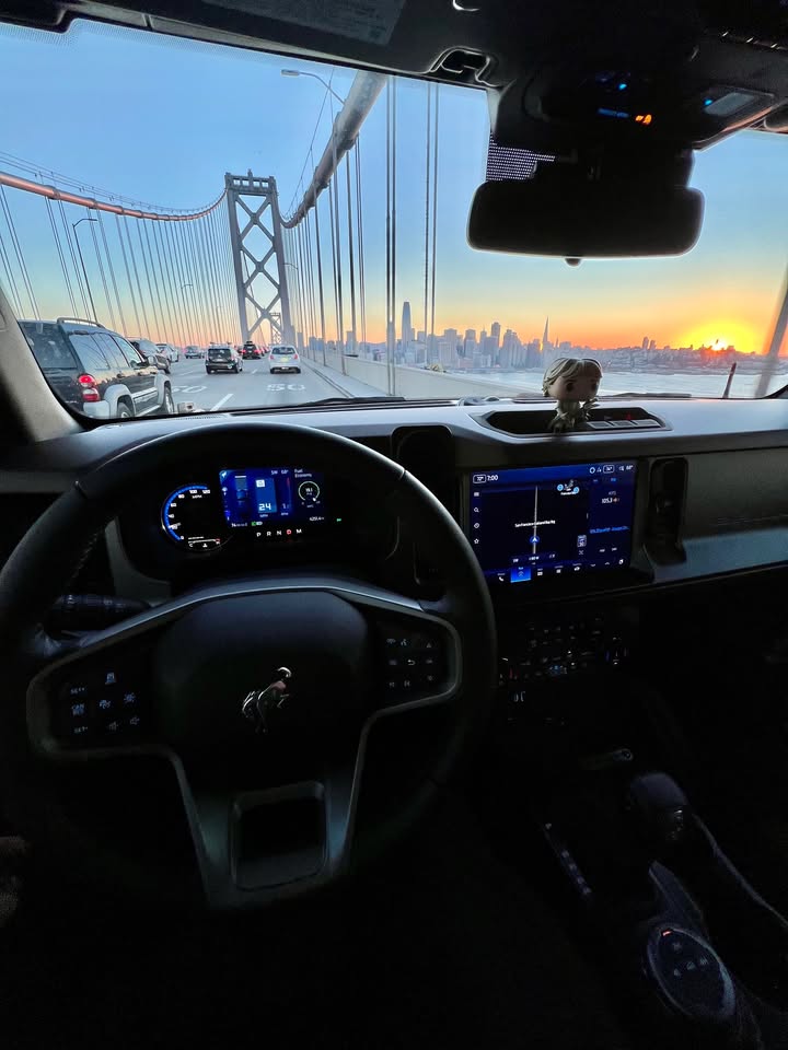 2022 Ford bronco outerbanks 2 door in Emeryville, CA (photo 4)